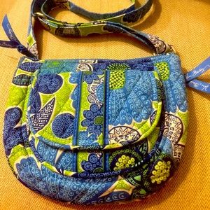 Absolutely darling Vera Bradley purse new!!! Lots of pockets!